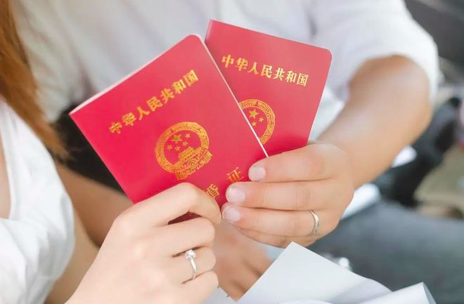 走向幸福的红毯之路，最新结婚登记的喜悦瞬间